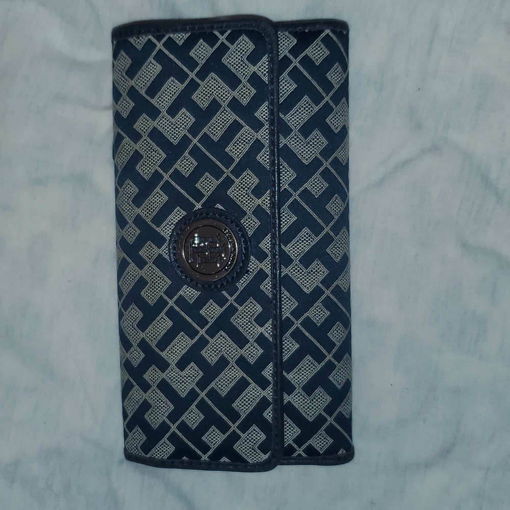 Tommy Hilfiger wallet for women